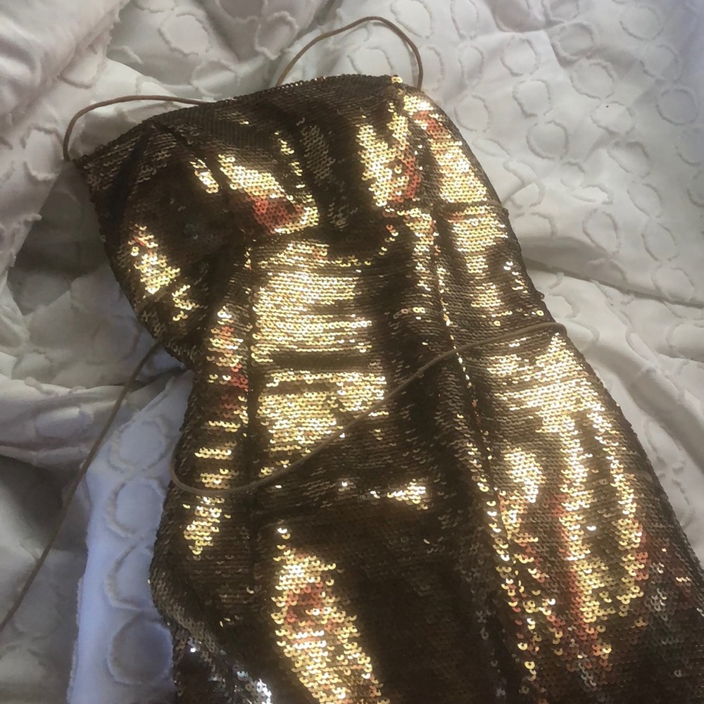 Sz 2 gold Sherri hill - Picture 5 of 5